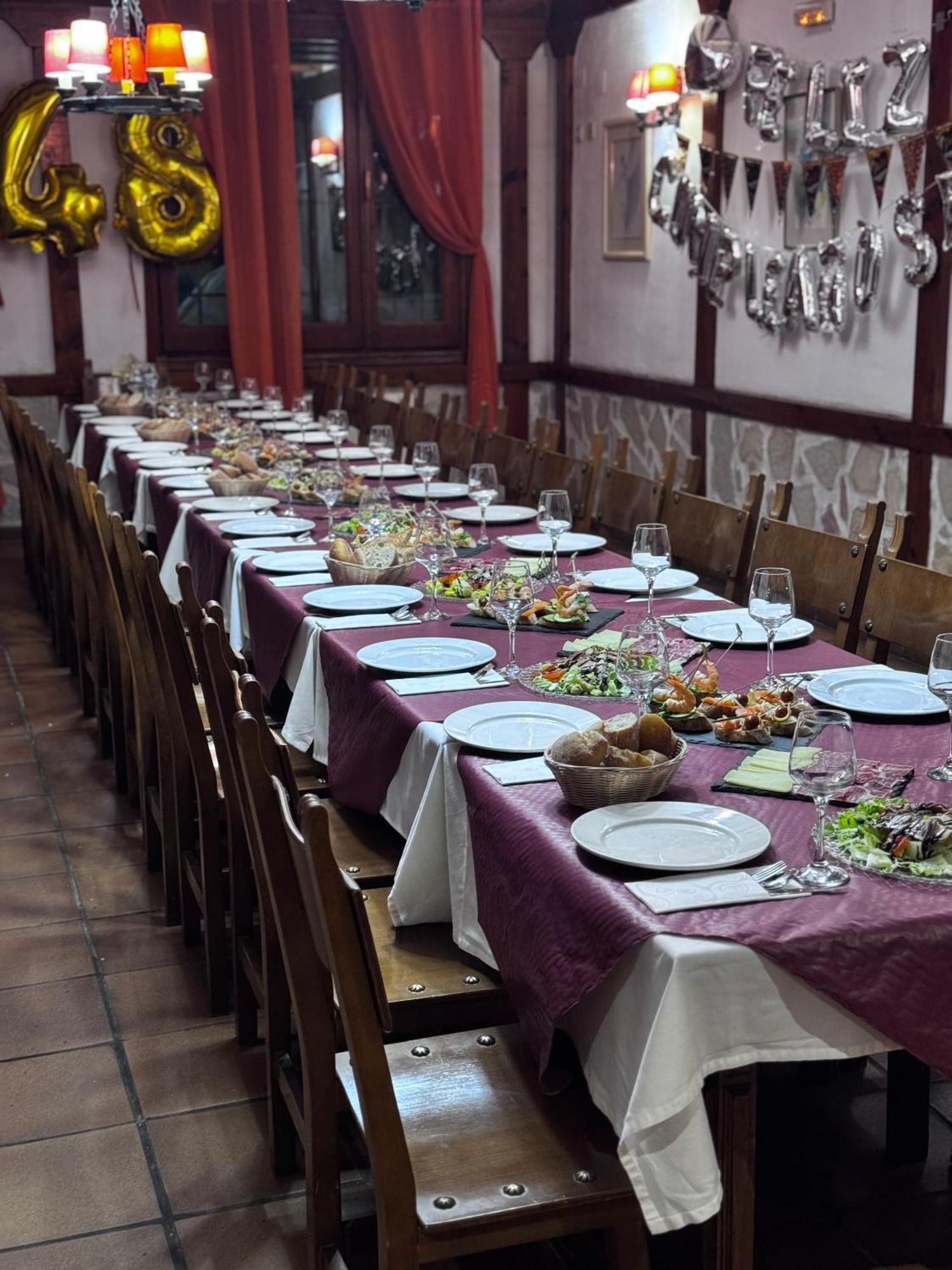 Hotel Restaurante Rio Cuervo Vega del Cadorno Buitenkant foto